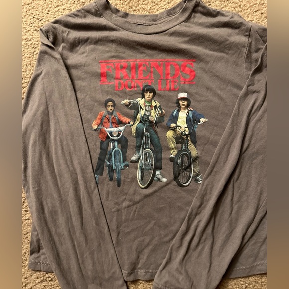 stranger Things long-sleeved T-shirt size S - Picture 1 of 3
